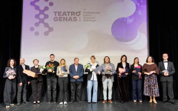 42-asis-profesionaliu-teatru-festivalis-rokiskyje-teatro-genas-isdalino-apdovanojimus-geriausiems-linos-zamaliauskienes-nuotr-13_1774527929-89e0a803e4faa1c09828dfe2446affa1.jpg